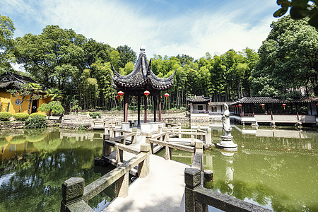 夏天山林风景图片