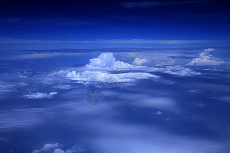 飞机上的云层 图片
