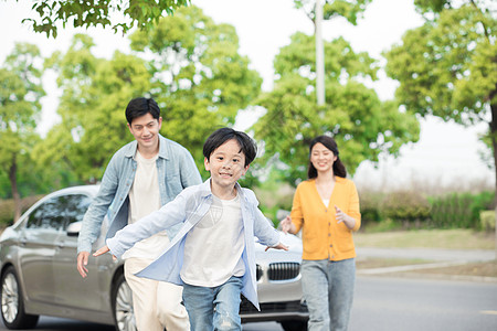 人车出行小孩开车高清图片