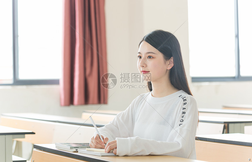 校园小清新大学生听课图片