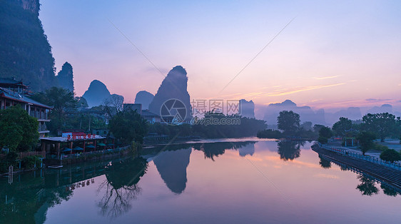 桂林市阳朔县十里画廊景区日出美景图片