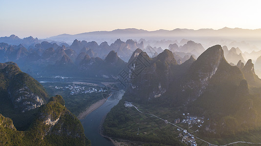 广西省阳朔县九马画山景区相公山日出航拍高清图片