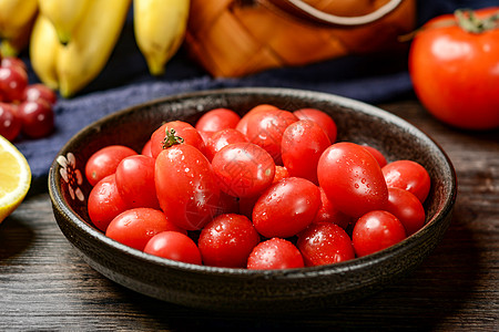 圣女果切开的小番茄高清图片
