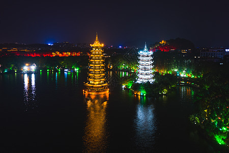 桂林航拍日月双塔夜景图片
