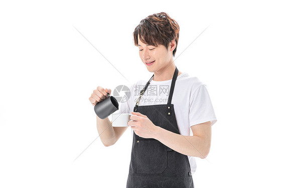 咖啡师冲泡咖啡图片