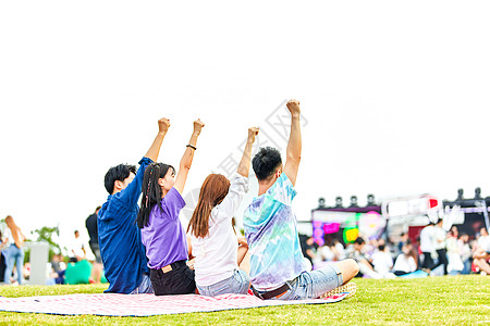 潮流男女参加音乐节图片