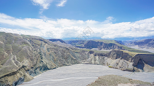 新疆峡谷图片