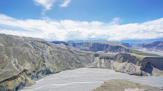 新疆峡谷图片