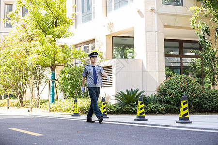 保安户外巡逻高清图片