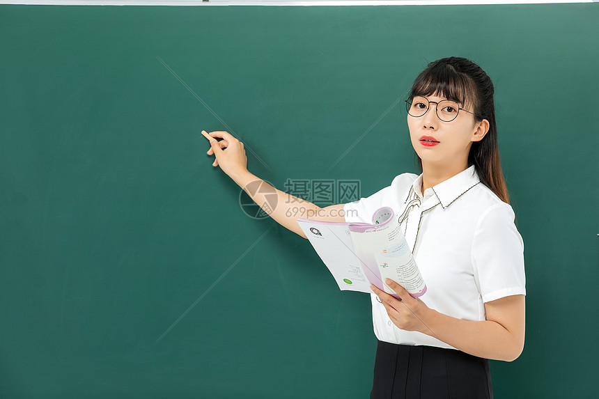 年轻女性教师形象高清图片下载 正版图片 摄图网