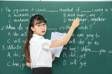 英语课老师图片