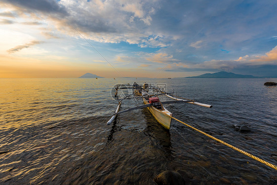 印尼巴厘岛海边夕阳风光图片