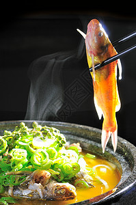 石锅野生黄骨鱼图片