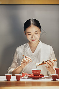 女性泡茶师图片