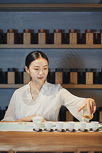 女性泡茶师图片