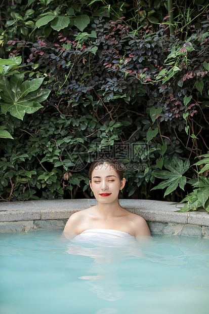 女性泡温泉高清图片下载 正版图片 摄图网 女性泡温泉高清图片下载 正版图片 摄图网