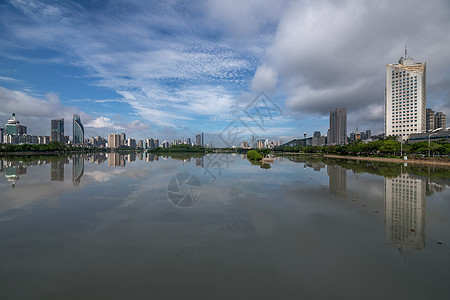 城市的天空图片