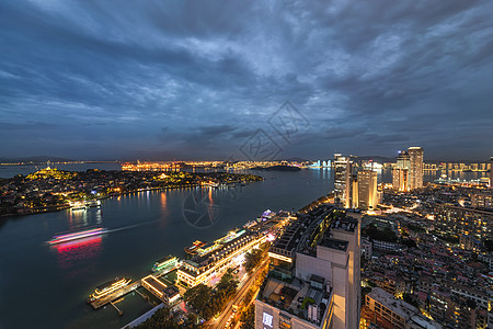 登高远望背景图片