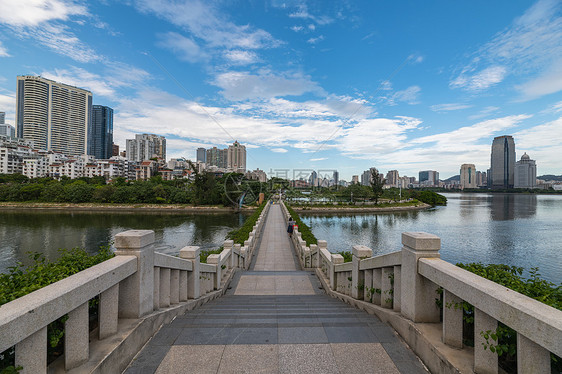 碧水蓝天图片