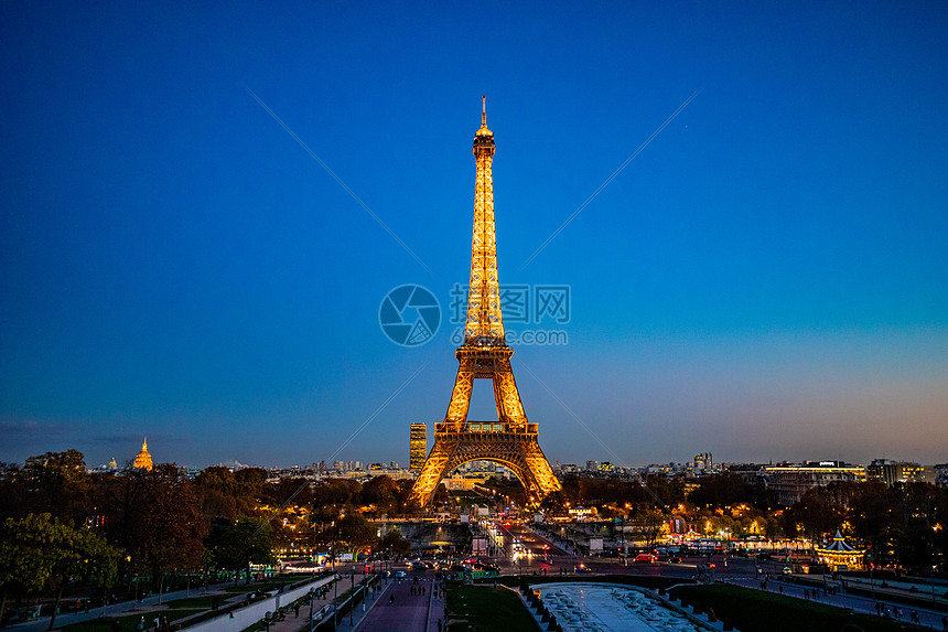 法国巴黎埃菲尔铁塔图片