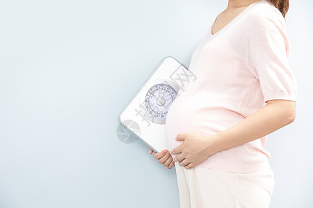 孕妇称体重图片