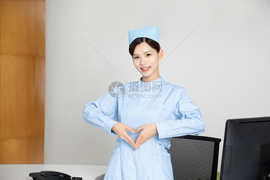 医院前台女护士形象图片