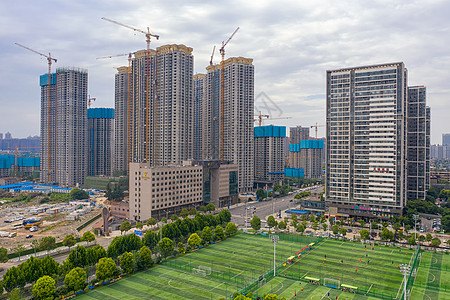 城市楼盘小区配套的运动场馆背景图片