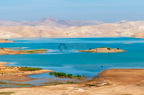 摩洛哥山区的湖图片