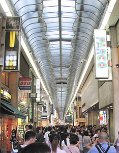 大阪著名的购物街心斋桥图片