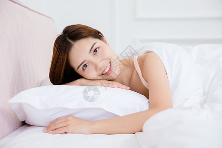 美女居家睡眠背景图片