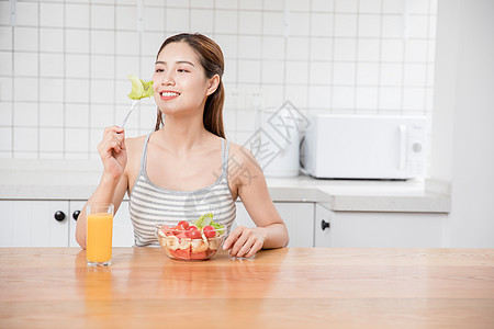 美女居家早餐图片