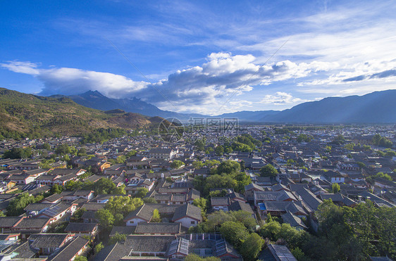 大气丽江束河古镇全景图片