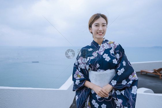 海边和服美女图片