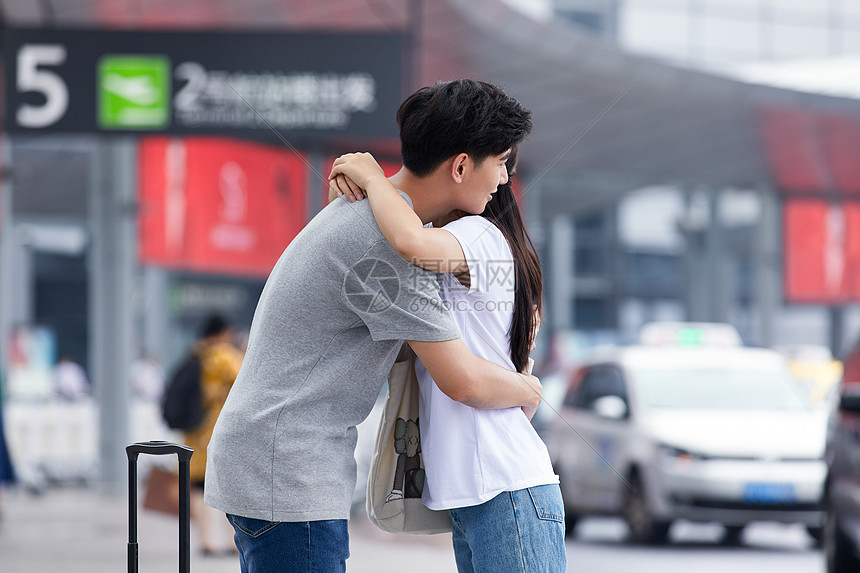 用爱拥抱语言表达什么
