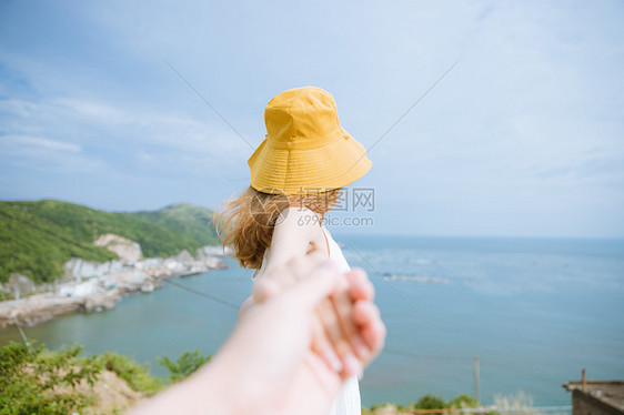 夏日海边清新美女图片