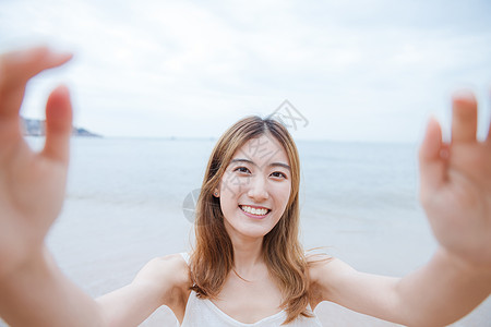 夏日海边清新美女图片