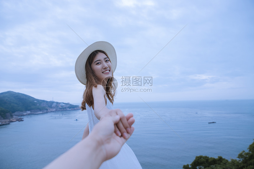 夏日海边清新美女图片