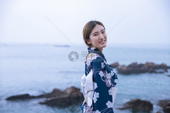 海边和服美女图片