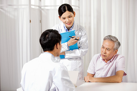 医生给病人看病图片素材