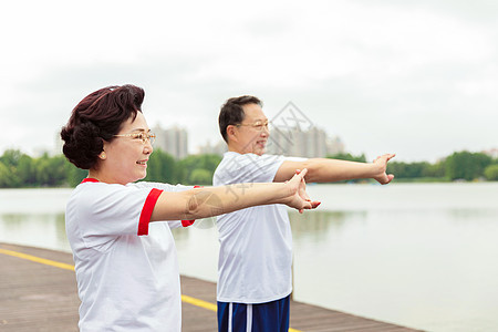 老年人运动锻炼 图片