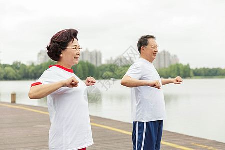 老年人运动锻炼 图片