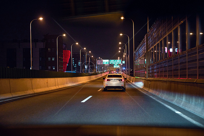 夜间高架路图片