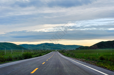 天边公路山区公路天边高清图片