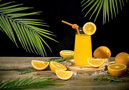 新鲜橘子和果汁橙汁背景
