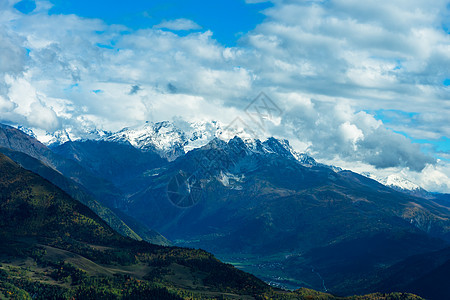 高加索深山背景图片