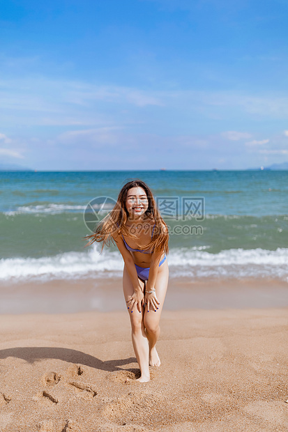 海边美女图片