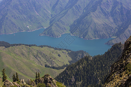 天山天池风光图片