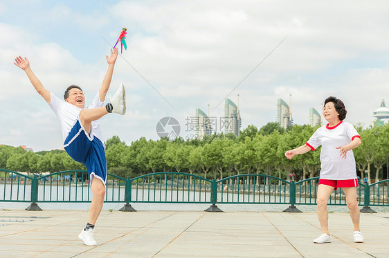 爷爷奶奶互动图片