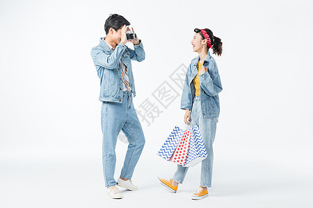 情侣购物拍照图片