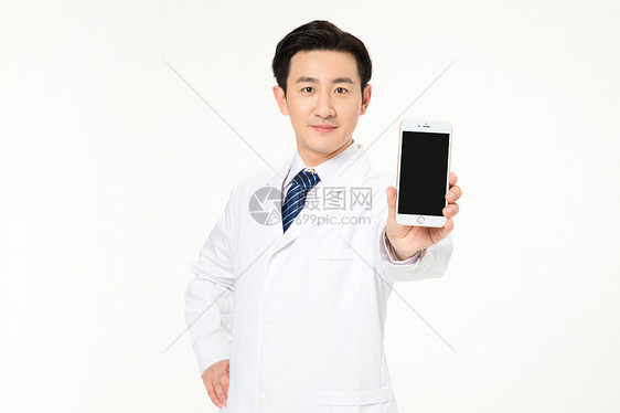 医生拿着手机图片